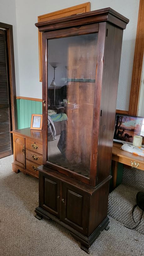 GunCabinet01.jpg
