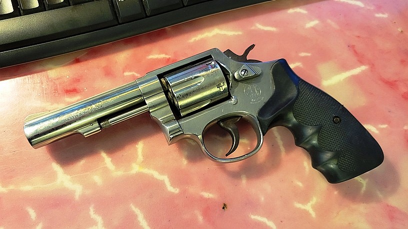 S&W63-5Pistol_01.jpg