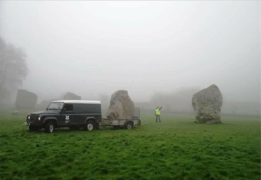 Time change at Stonehenge.jpg