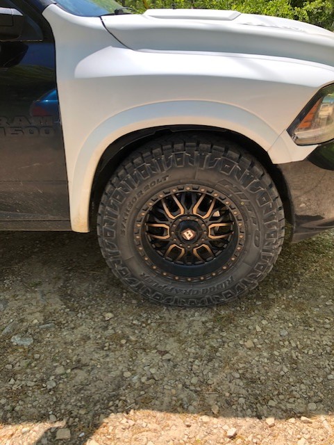 Tires5.jpg